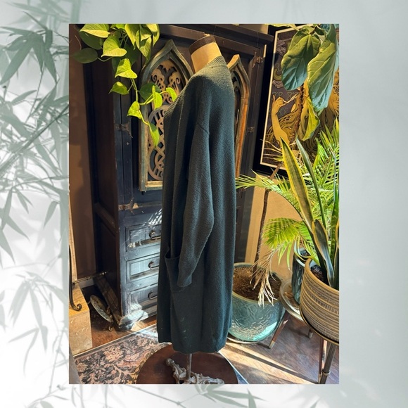 Ava & Viv Plus Size Boucle Hunter Green Button Down Duster Cardigan Sweater - Picture 3 of 11